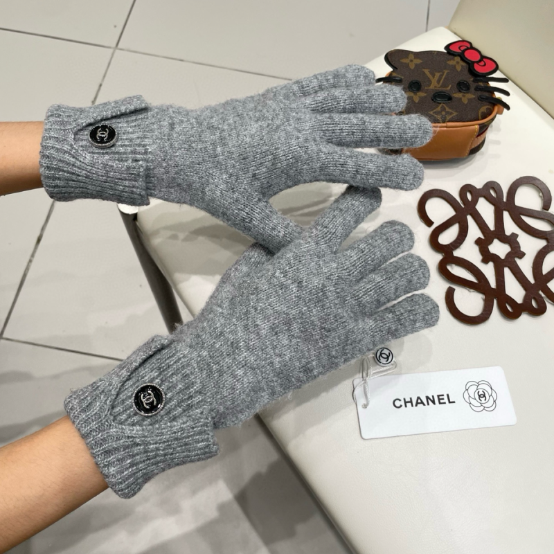 Chanel cashmere Gloves