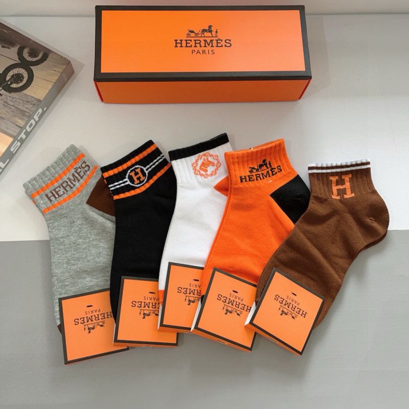 Hermes socks ( 5 pairs)