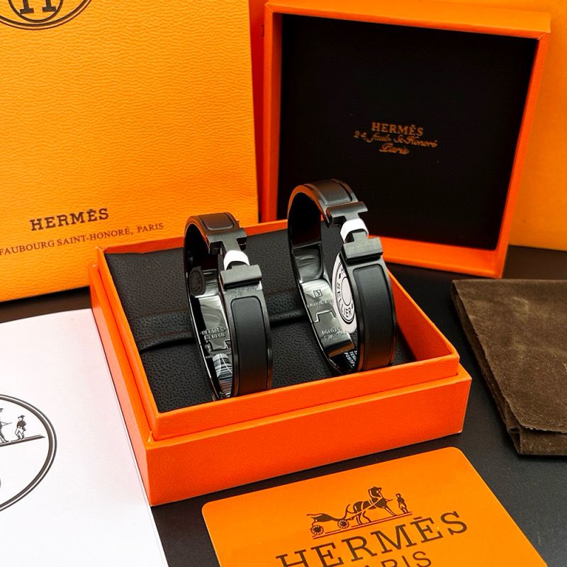 Hermes Clic Matte Bangle-Black